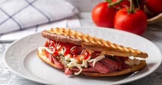 Kavurmalı Kaşarlı Tost görseli