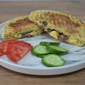 Kavurma Yumurtalı Bazlama görseli