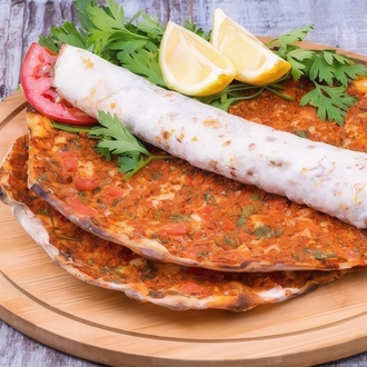 Lahmacun görseli