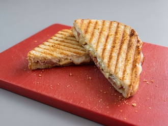 Patatesli Peynirli Tost görseli