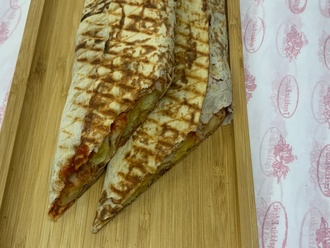 Lavaş Arası Kavurmalı Tost görseli