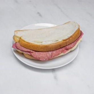 Kaşarlı Sucuklu Pastırmalı Tost görseli