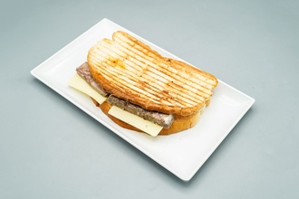 Kavurmalı Kaşarlı Tost görseli