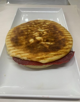 Dört Etli Çeçil Peynirli Bazlama görseli