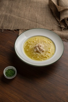 Erişteli Tavuk Çorbası (суп куриный с домашней лапшой) görseli