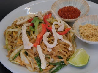 Tavuklu Pad Thai görseli