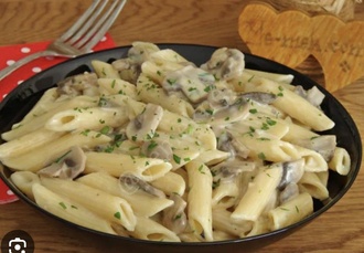 Kremalı Mantarlı Tavuklu Makarna görseli