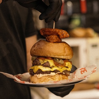 Monkeys Fire Burger görseli