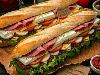 Haşlanmış Yumurtalı Sandwich görseli