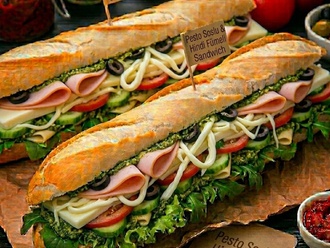 Pesto Soslu & Hindi Fümeli Sandwich görseli