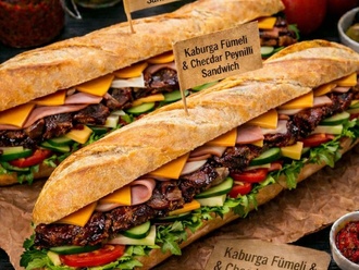 Kaburga Fümeli & Cheddar Peynirli Sandwich görseli