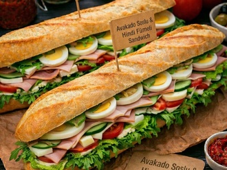 Avokado Soslu & Hindi Fümeli Sandwich görseli