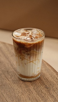 İced Caramel Latte görseli