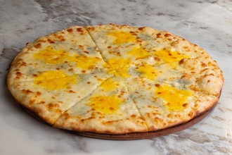 4 Peynirli Pizza görseli