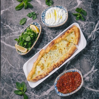 Üç Peynirli Pide görseli