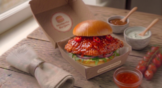 Sriracha Chicken Burger görseli