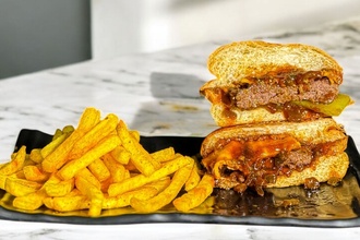 Relish Soslu Burger görseli