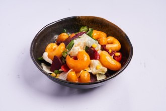 Dynamite Shrimp Salata görseli