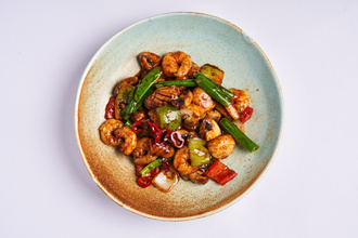 Chili Garlic Soslu Kalamar & Karides görseli