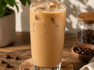 Iced Hezelnut Latte (M) görseli