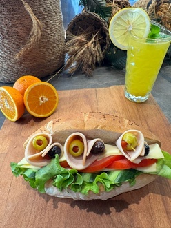 Sebzeli Tavuk Jambon Sandviç görseli