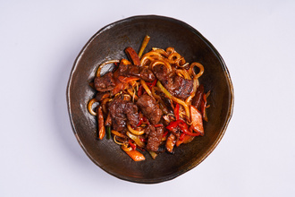 Kore Soslu Dana Etli Udon görseli