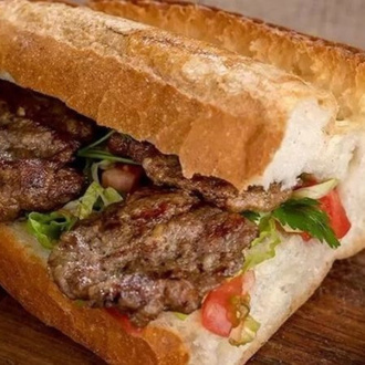 Yarım Ekmek Arası Kasap Köfte görseli