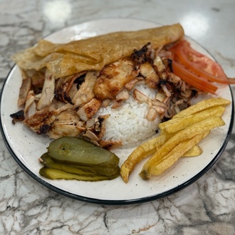 Pilav Üstü Döner görseli