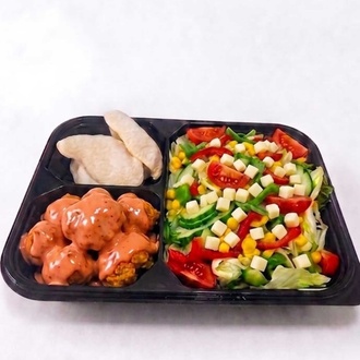 Dynamite Chicken & Salads görseli