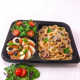 Caprese Fettuccine görseli