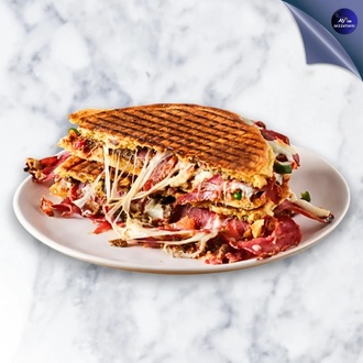 Gezen Beyaz Peynirli Domatesli Kaşarlı Bazlama Ekmeğinde Tost görseli