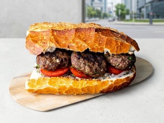 Yarım Ekmek Arası Izgara Köfte görseli
