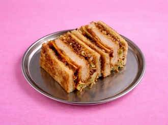 Korean Bbq Crispy Chicken Katsu Sando görseli