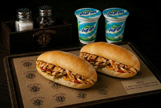 2 Adet Yarım Ekmek Arası Tavuk Döner (70 Gr.) +2 Adet Sütaş Ayran (27,5 Cl.) görseli
