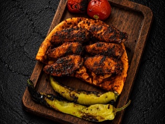 Acılı Soslu Tavuk Kanat görseli