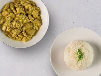 Kremalı Köri Soslu Tavuk &Pilav görseli