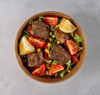 Köfteli Salata görseli