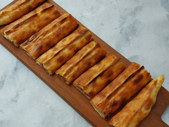 Kapalı Ispanaklı Pide görseli