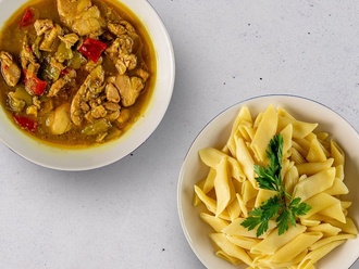 Köri Soslu Tavuk &Penne Makarna görseli