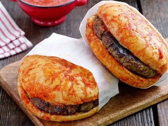 Cheddarlı Islak Burger görseli