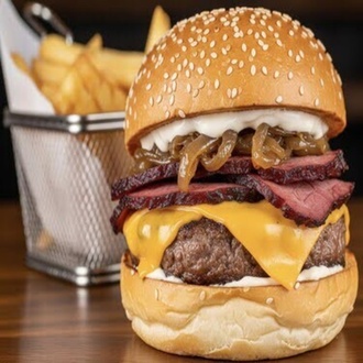 Smoky Burger + 330 Ml. Coca Cola görseli