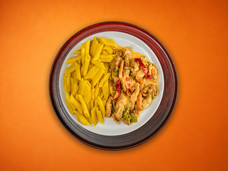 Köri Soslu Tavuk & Penne Makarna görseli
