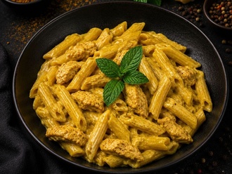 Köri Soslu Tavuklu Penne görseli