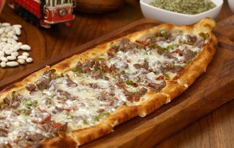 Kavurmalı Kaşarlı Pide görseli