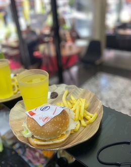 Cheeseburger görseli