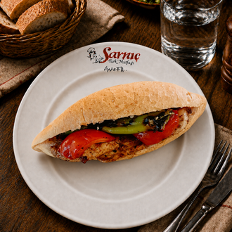 Ekmek Arası Soslu Tavuk Göğüs görseli