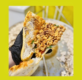 Yarım Ekmek Arası Tavuk Tantuni görseli