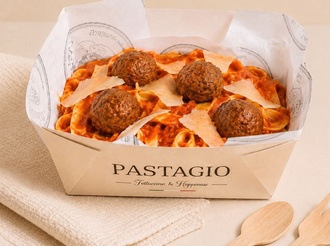 Fettuccine E Polpette görseli