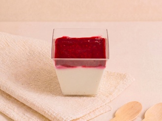 Frambuazlı Panna Cotta görseli