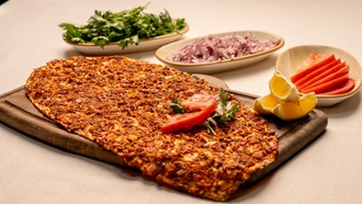 Lahmacun görseli